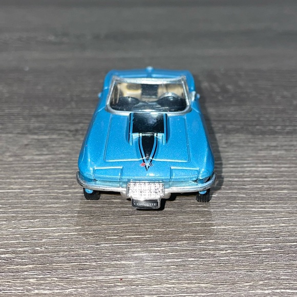 NEW RAY 1967 Chevy Corvette Blue Convertible Diecast Model Toy 1/43 Scale - Picture 7 of 9